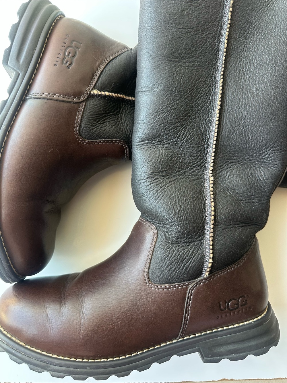UGG women Brown Leather Boots with Black Shaft size 7